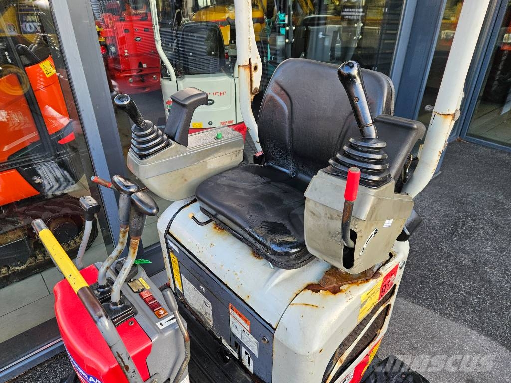 Takeuchi TB 210 R Mini kotrók < 7t