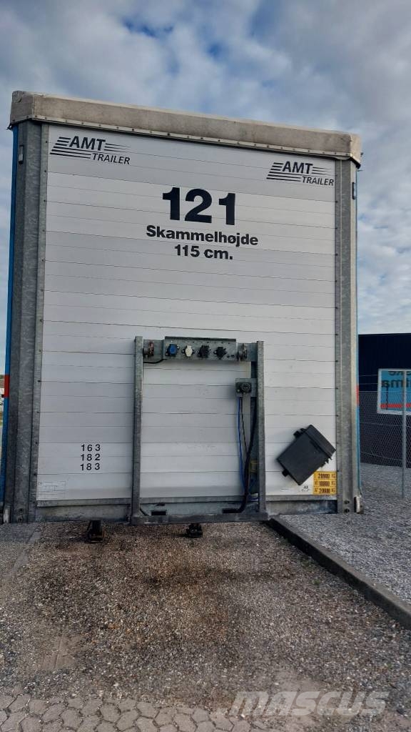 AMT 2 akslet city-gardintrailer med lift Semirremolques de caja de lona