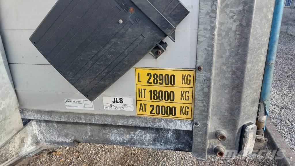 AMT 2 akslet city-gardintrailer med lift Semirremolques de caja de lona