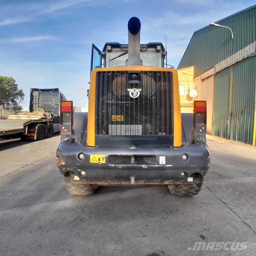 CASE 721 g xr لوادر بعجل