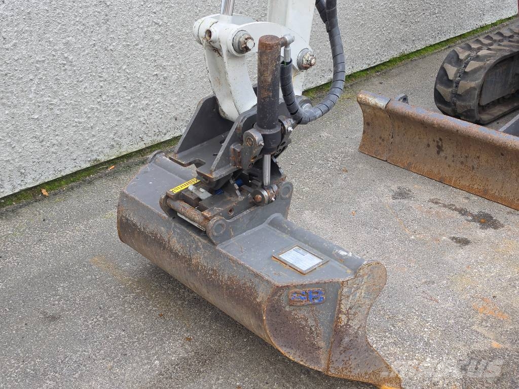 Takeuchi TB 216 حفارات صغيرة أقل من 7 طن (حفارات صغيرة)