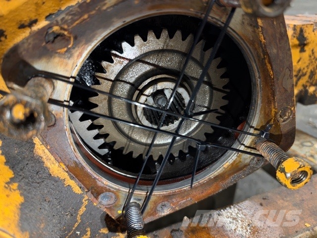 Liebherr L 524 REAR AXLE Osovine