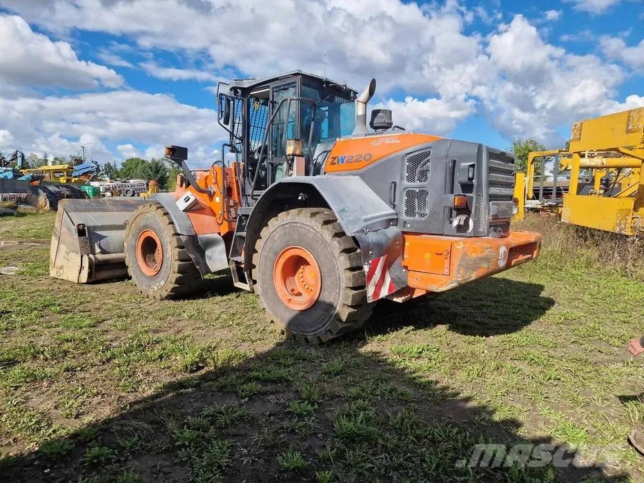 Ładowarka Hitachi ZW220-5B LongLift, Wysoki Wysyp, Radlader