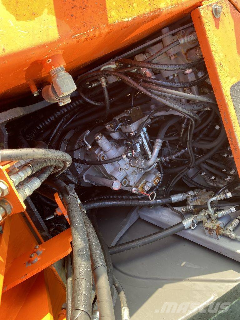 Hitachi ZX 180 LC-3 Bageri guseničari
