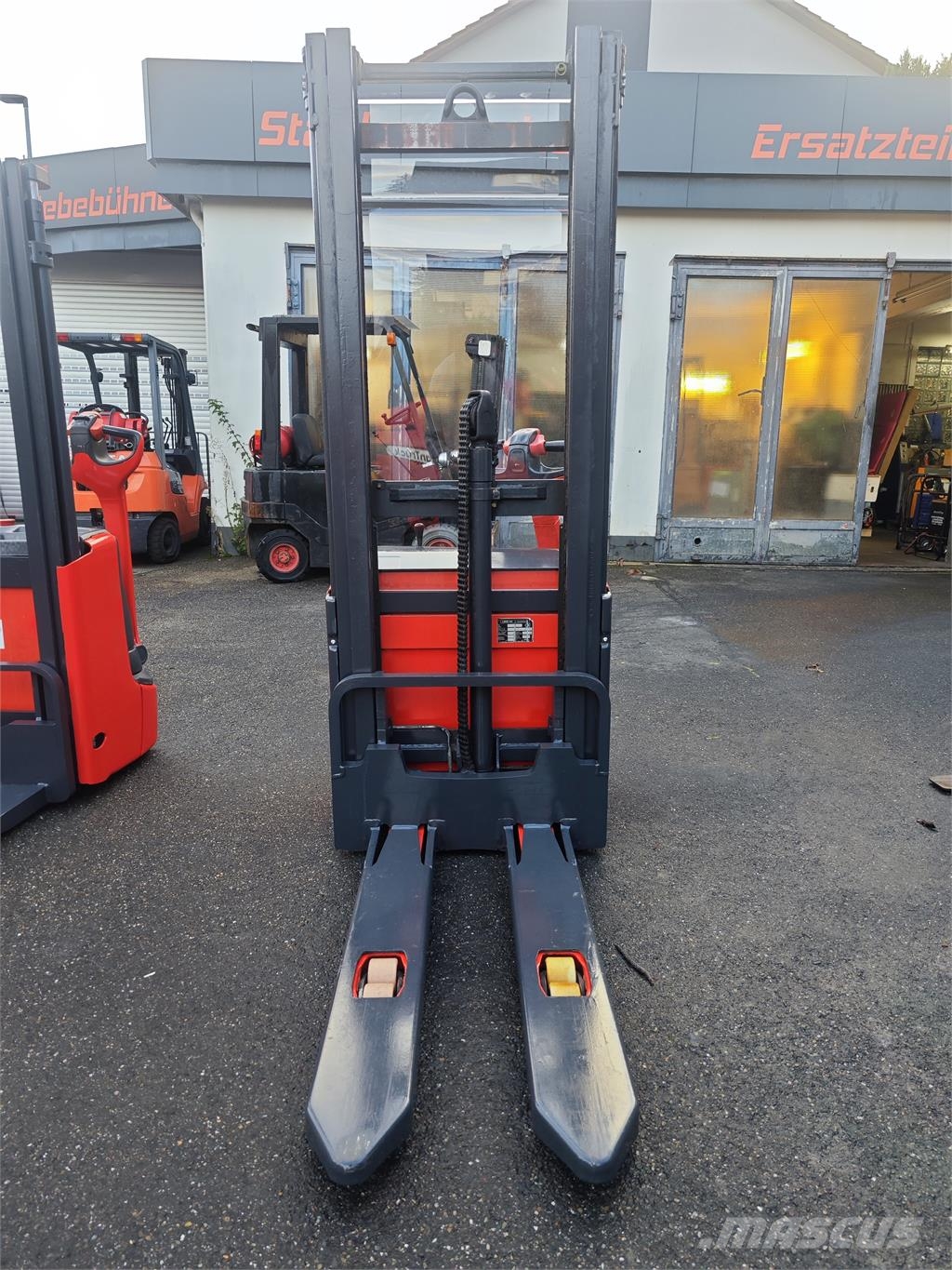 Linde L 12 Platvormiga virnastajad