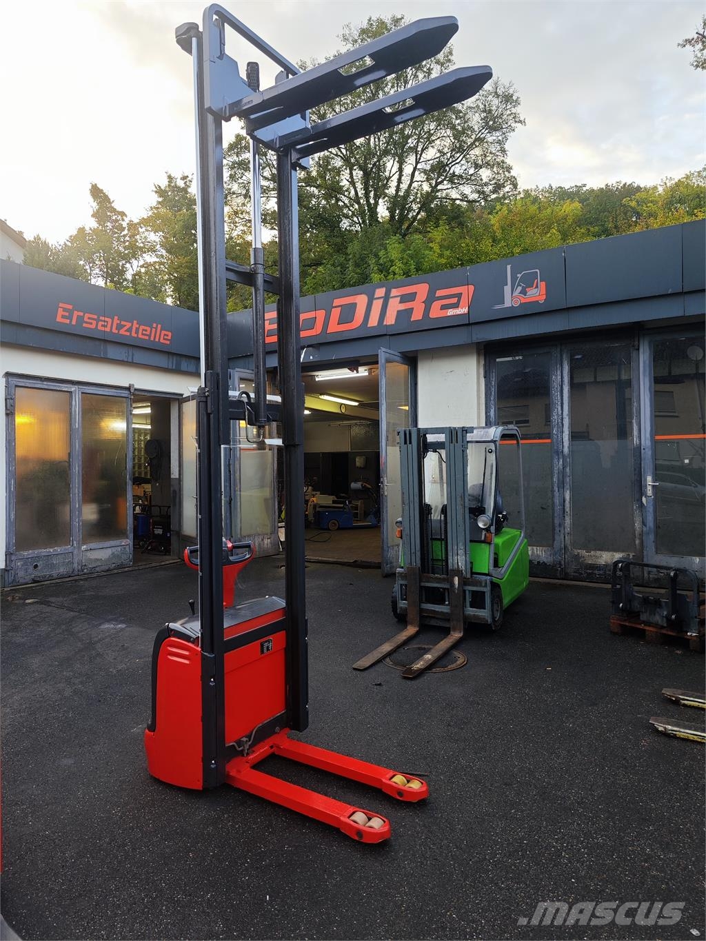 Linde L 12 Platvormiga virnastajad