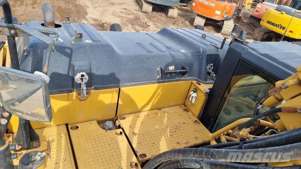 CAT 320 E Bageri gusjeničari