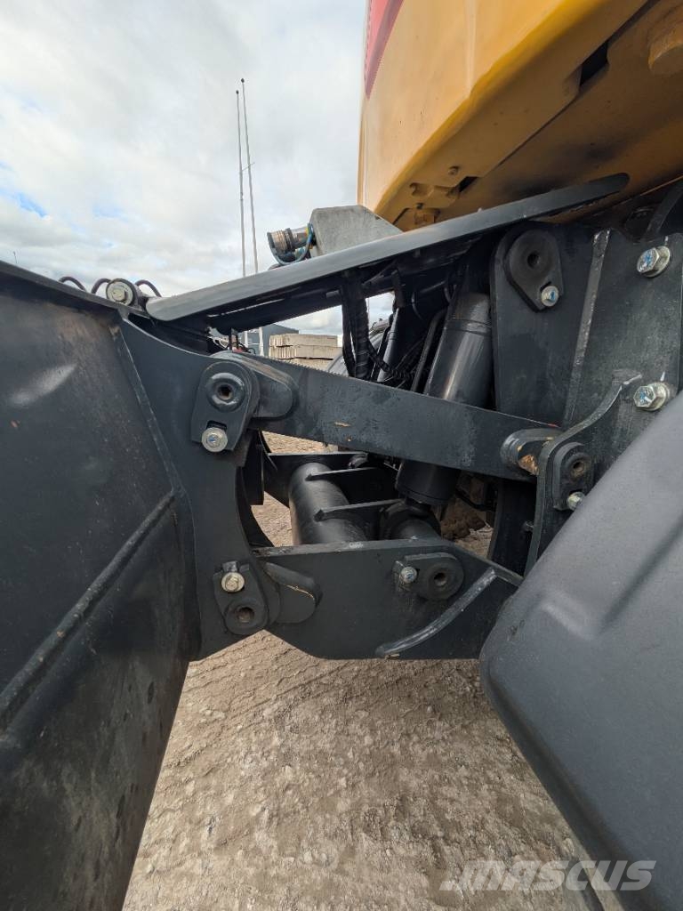 Komatsu PW 168-11E1 Ratasekskavaatorid