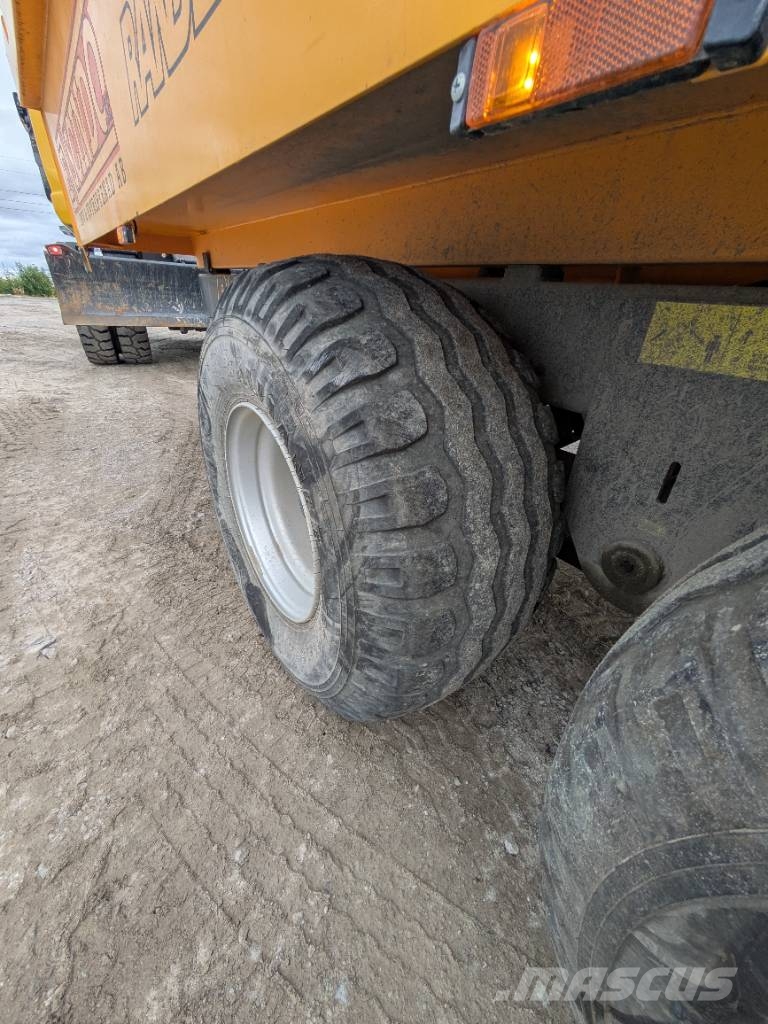 Komatsu PW 168-11E1 Ratasekskavaatorid