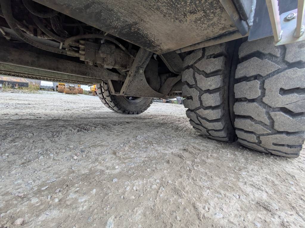 Komatsu PW 168-11E1 Ratasekskavaatorid