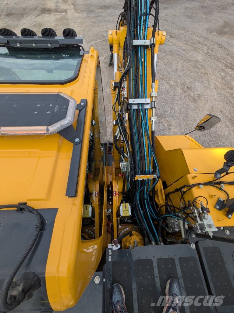 Komatsu PW 168-11E1 Ratasekskavaatorid