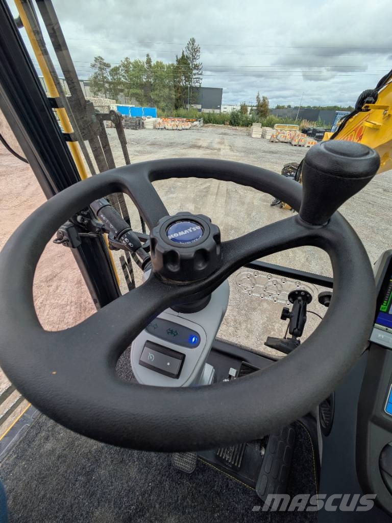 Komatsu PW 168-11E1 Ratasekskavaatorid