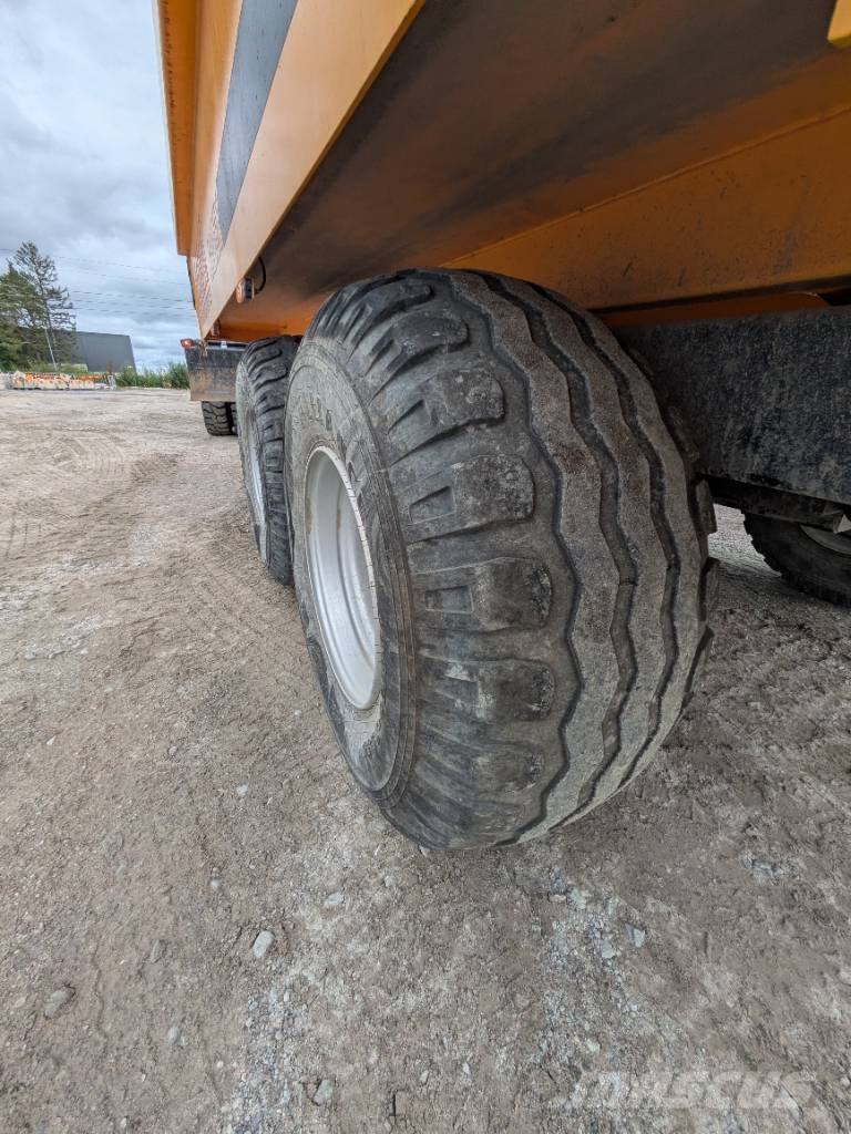 Komatsu PW 168-11E1 Ratasekskavaatorid