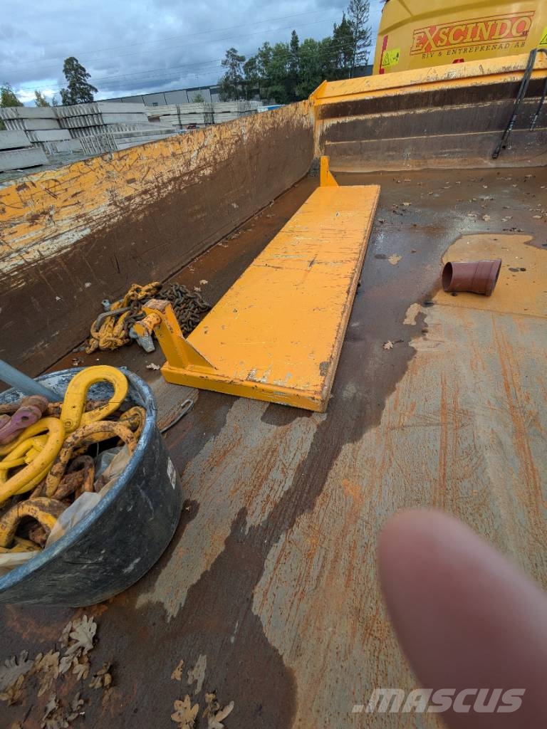Komatsu PW 168-11E1 Ratasekskavaatorid