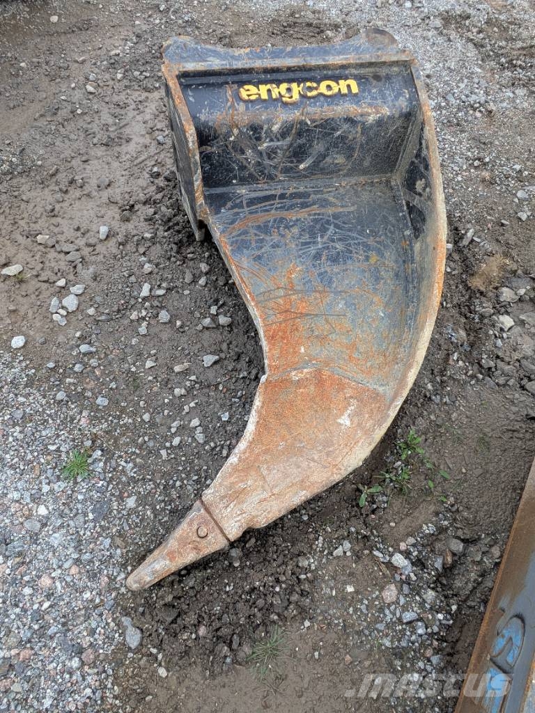 Komatsu PW 168-11E1 Ratasekskavaatorid
