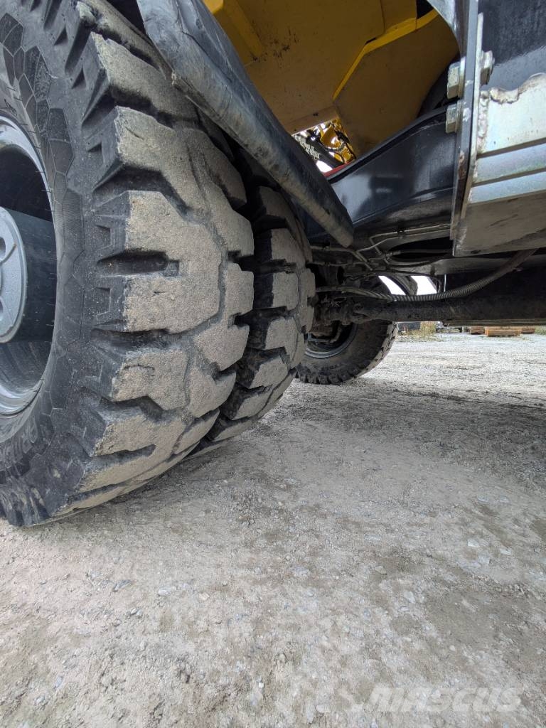 Komatsu PW 168-11E1 Ratasekskavaatorid