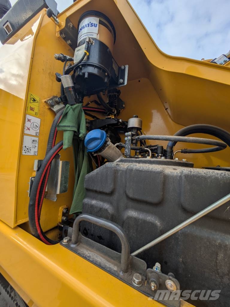 Komatsu PW 168-11E1 Ratasekskavaatorid