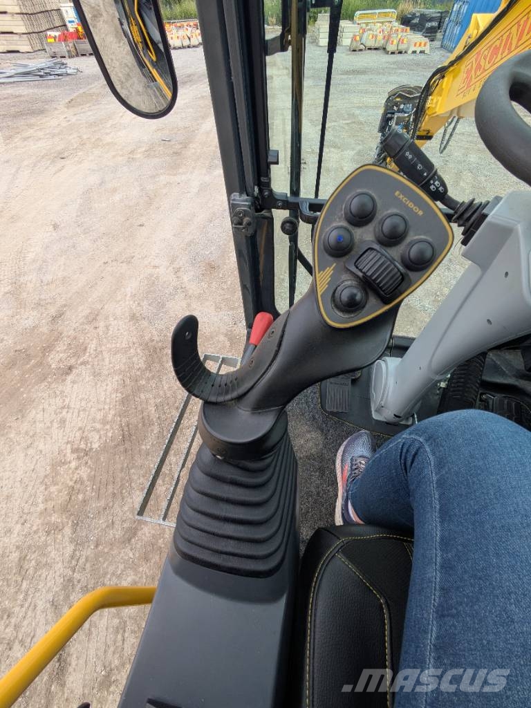Komatsu PW 168-11E1 Ratasekskavaatorid