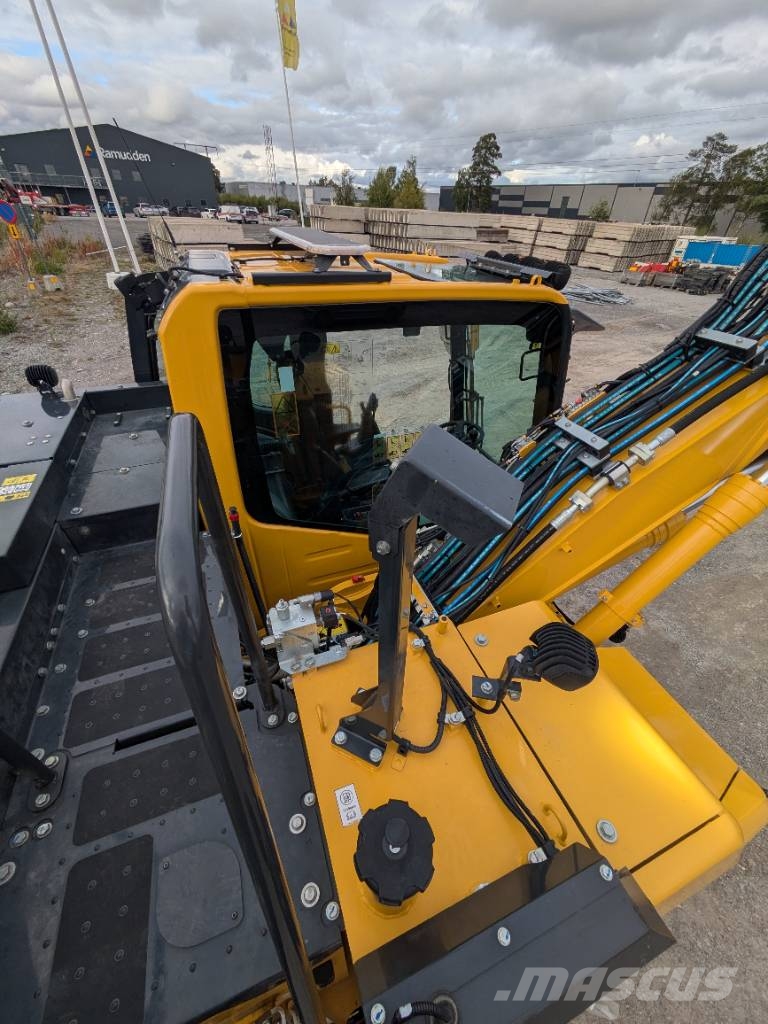Komatsu PW 168-11E1 Ratasekskavaatorid