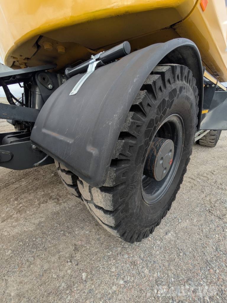 Komatsu PW 168-11E1 Ratasekskavaatorid