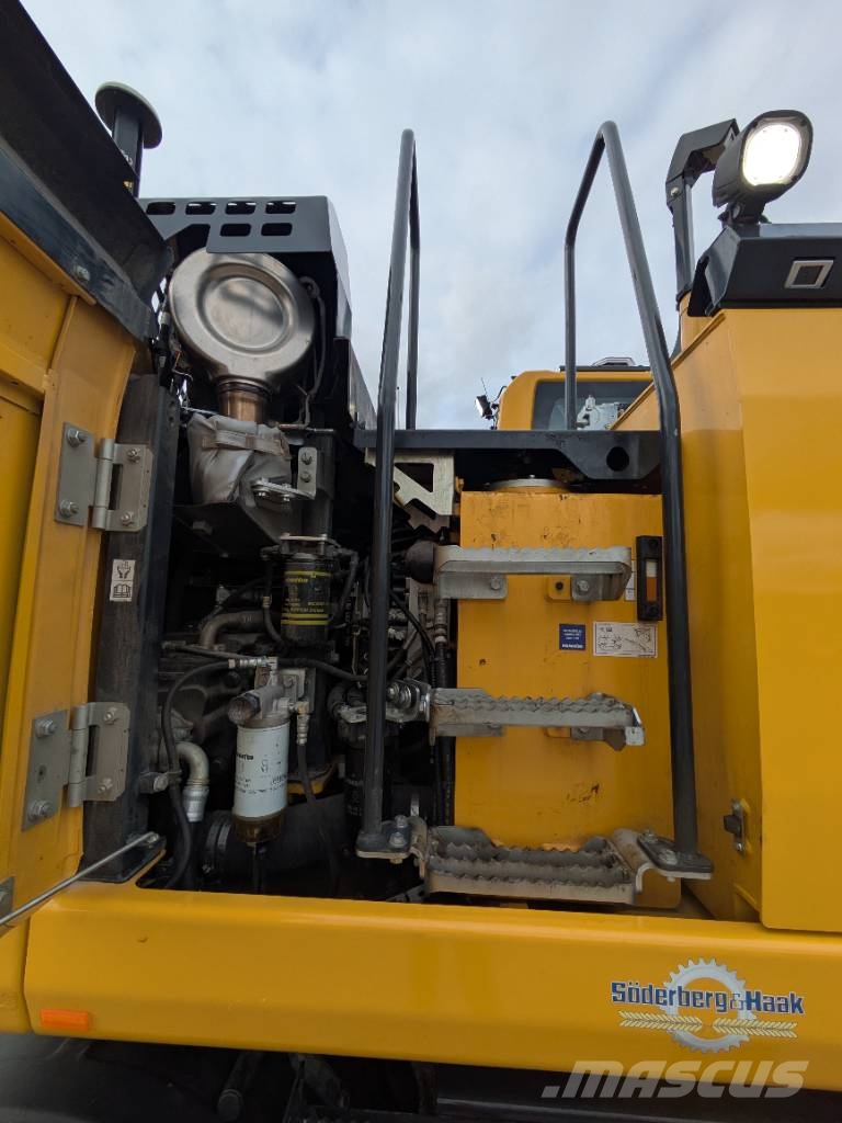 Komatsu PW 168-11E1 Ratasekskavaatorid
