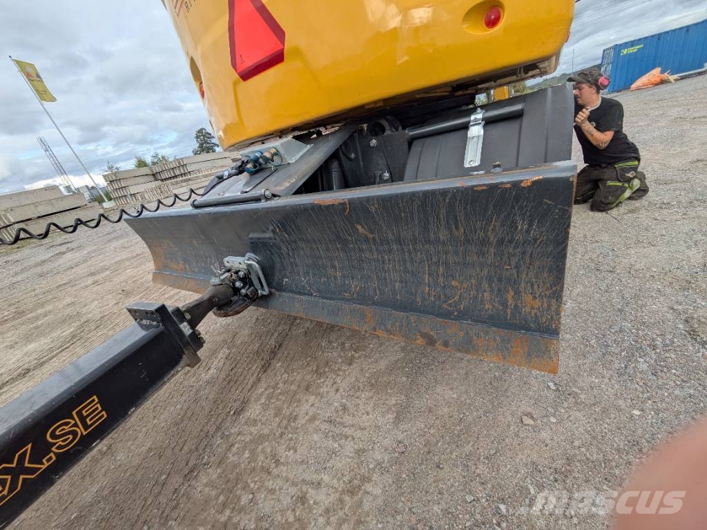 Komatsu PW 168-11E1 Ratasekskavaatorid