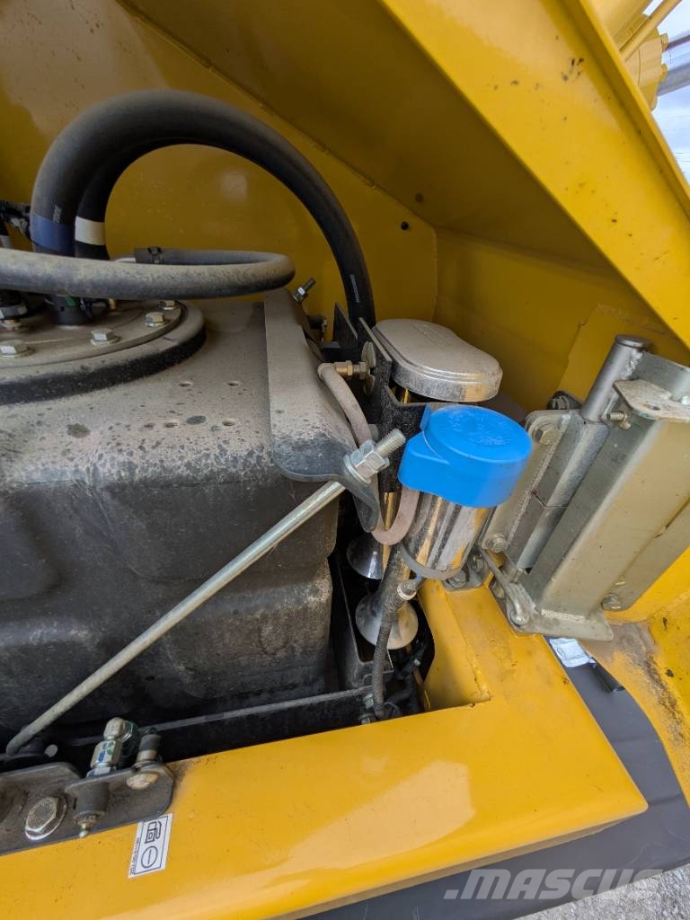Komatsu PW 168-11E1 Ratasekskavaatorid