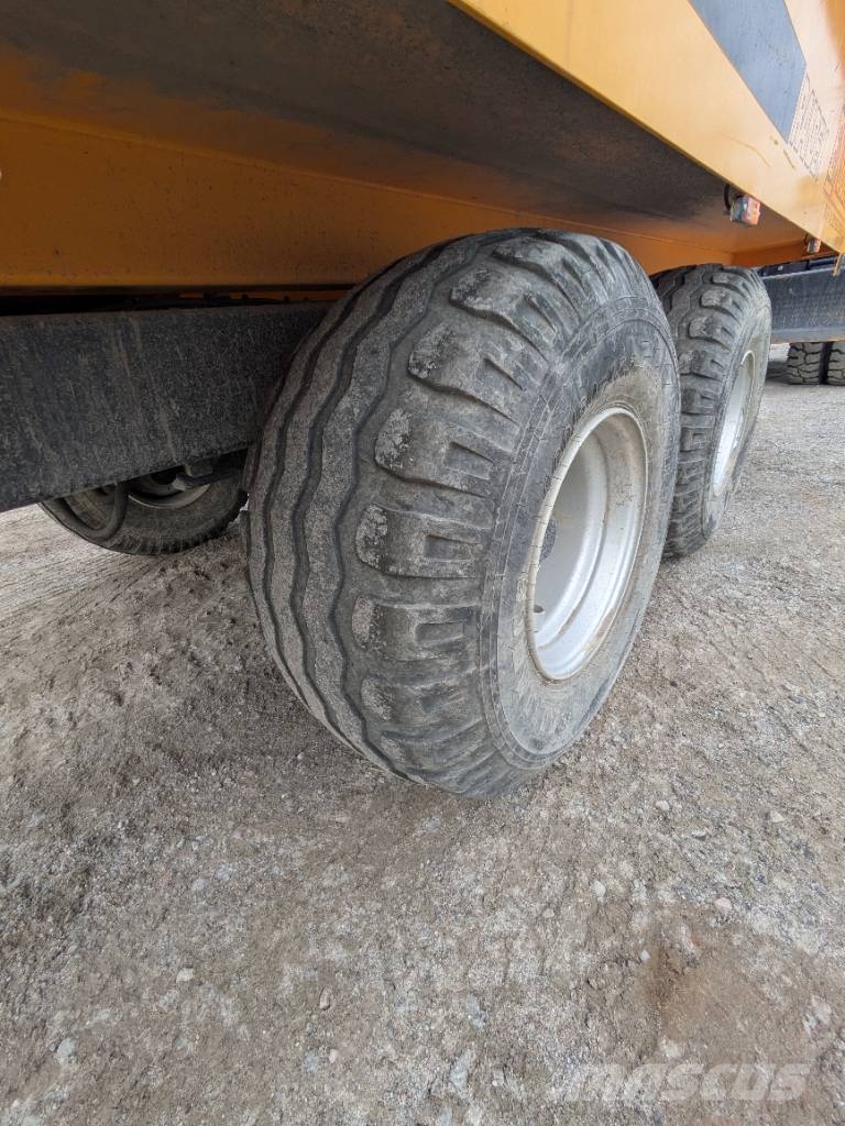Komatsu PW 168-11E1 Ratasekskavaatorid