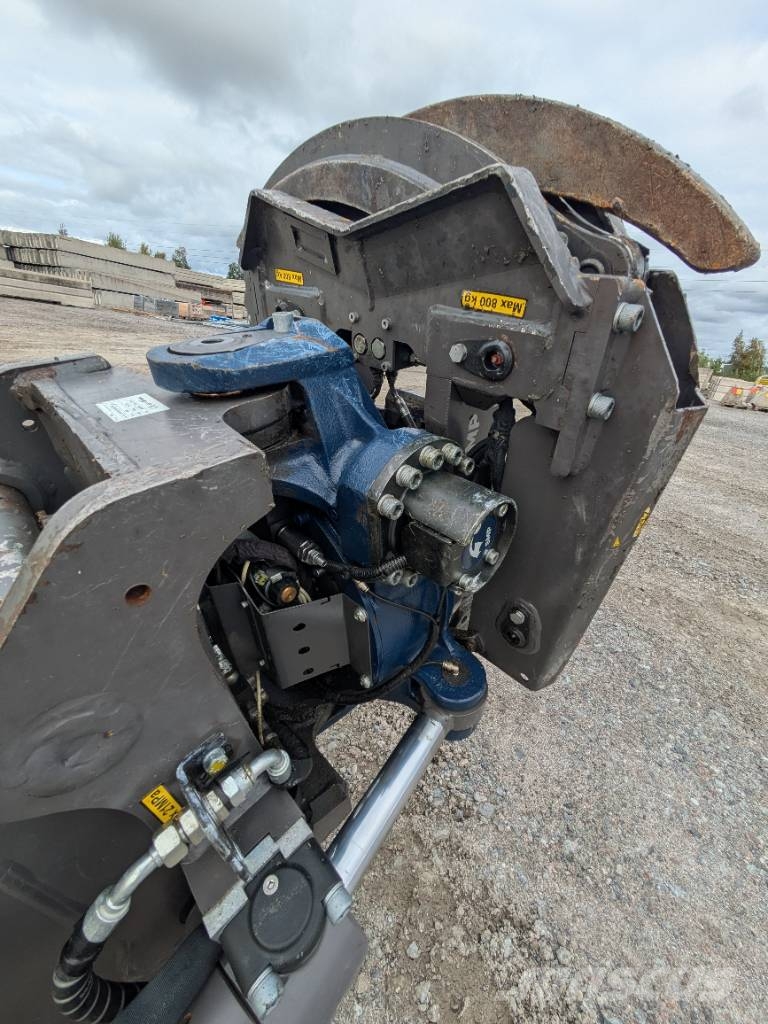 Komatsu PW 168-11E1 Ratasekskavaatorid