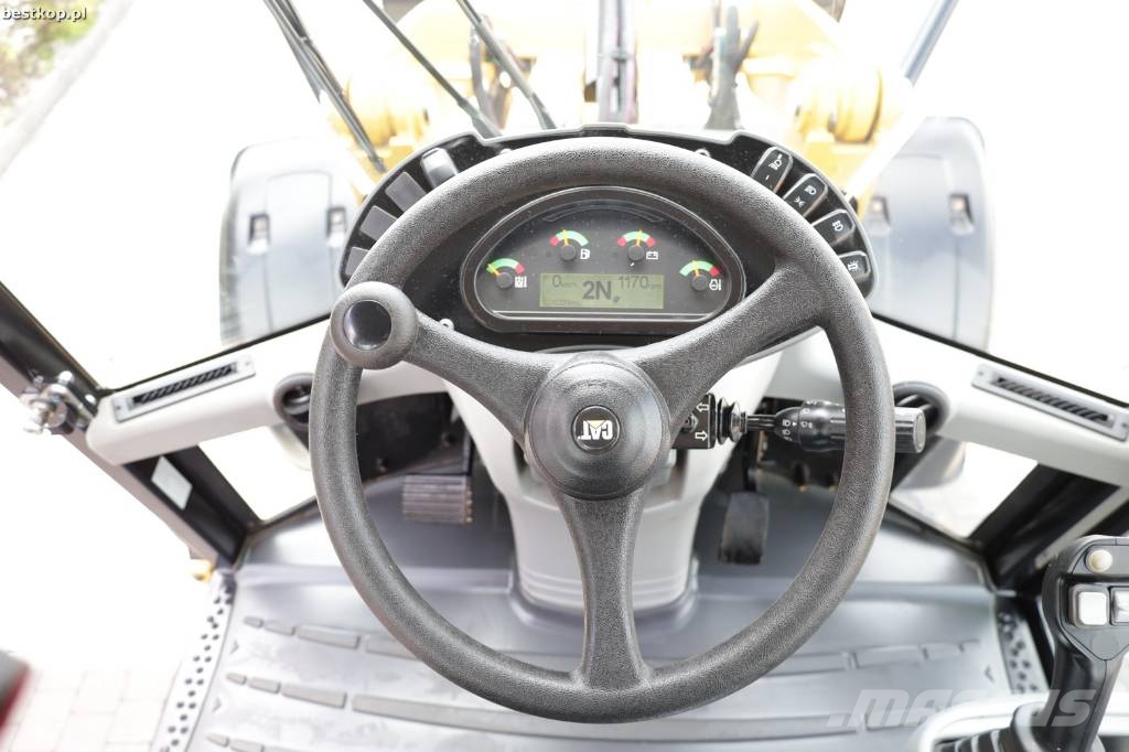 CAT 908M لوادر بعجل