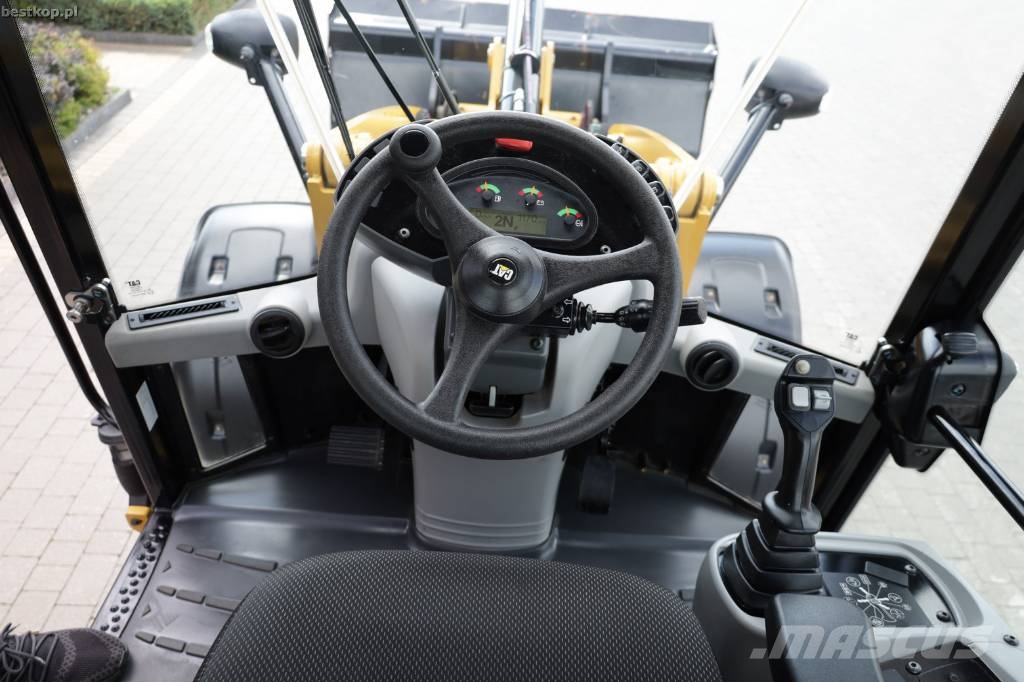 CAT 908M لوادر بعجل