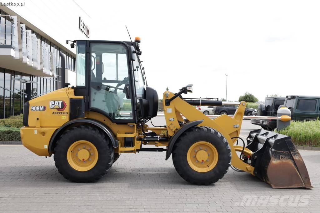 CAT 908M لوادر بعجل