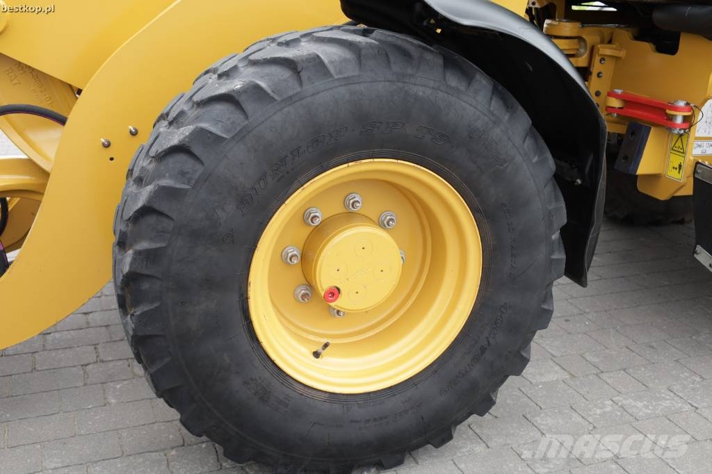 CAT 908M لوادر بعجل