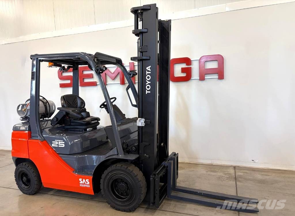 Toyota 11373 - 02-8FGF25 Plinski viljuškari
