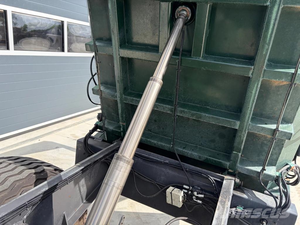  DKV 7ton grond kipper - geveerde dissel - Vetsmeri Vehículos compactos de volteo