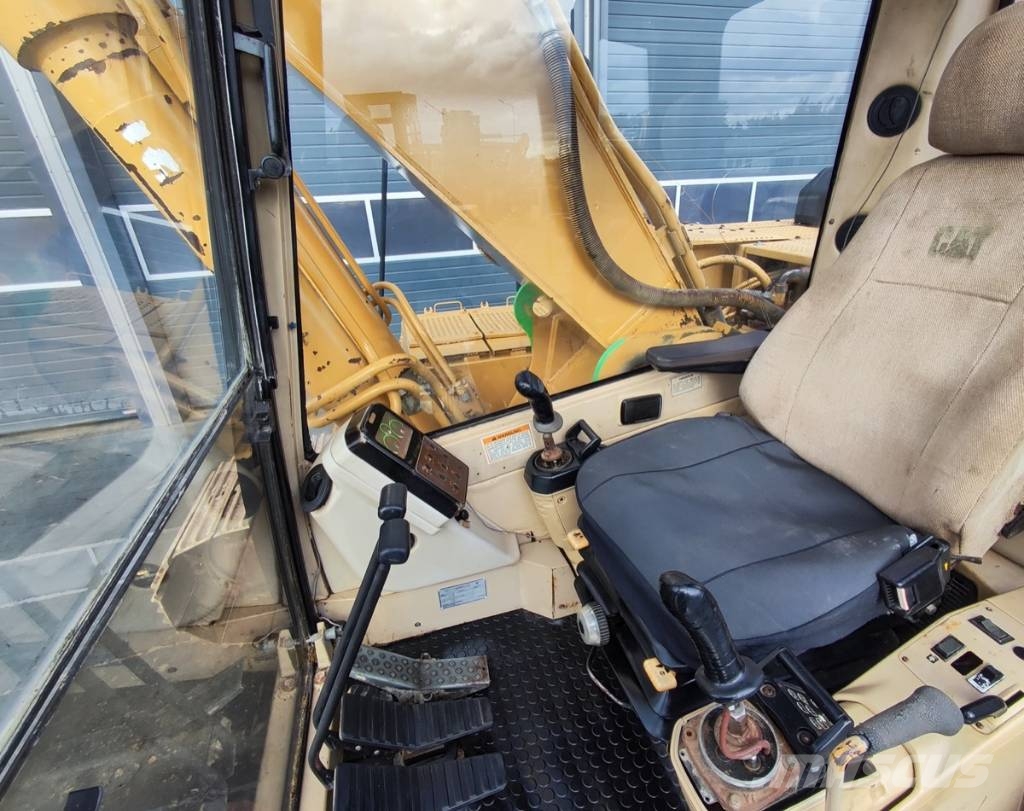 CAT 325 LN Vikšriniai ekskavatoriai