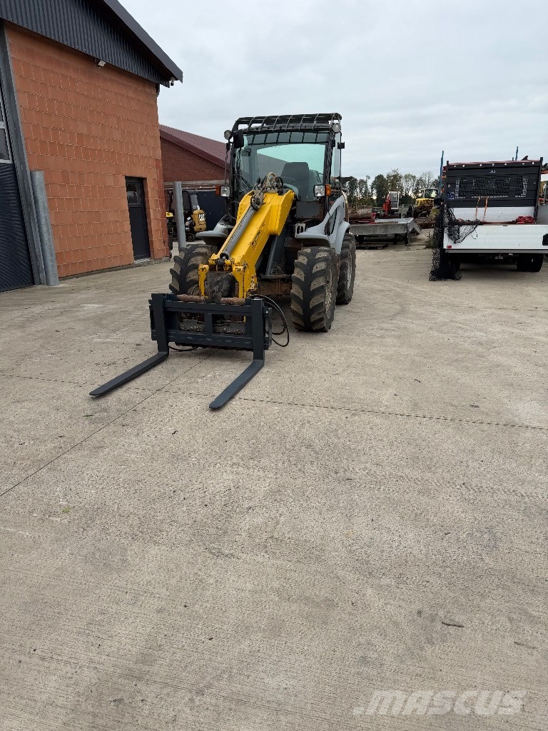 Kramer 480 T 伸縮臂操作車
