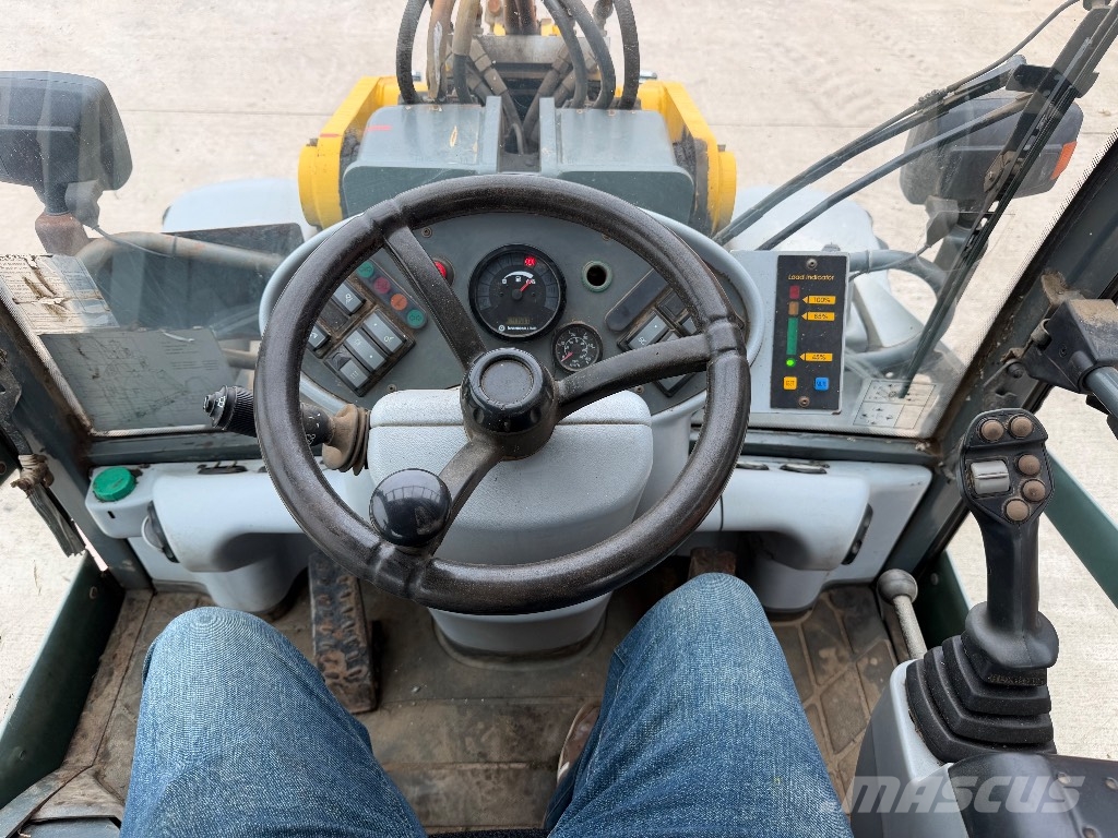 Kramer 480 T 伸縮臂操作車