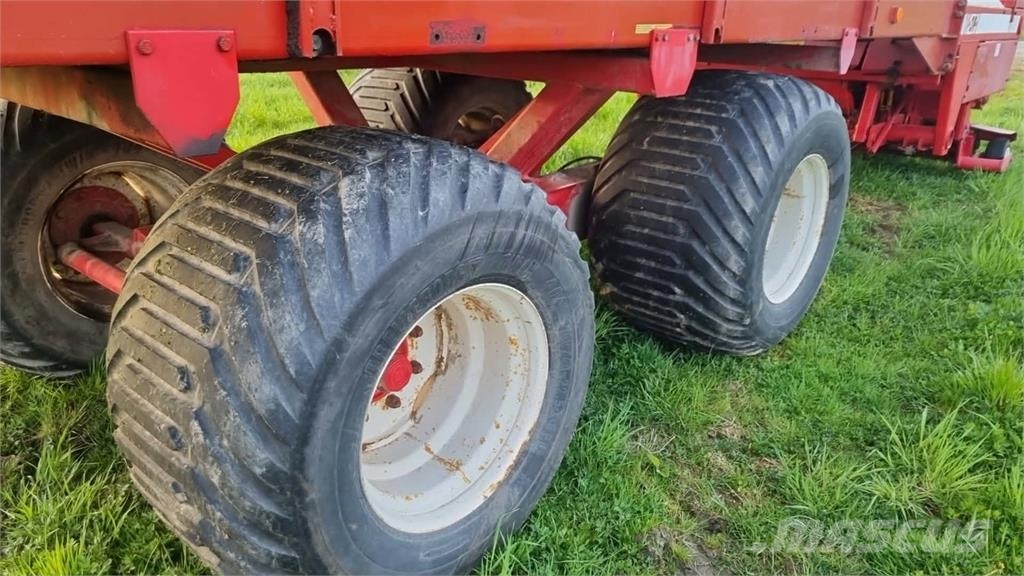 JF HACKVAGN ES3500 Savācējpiekabes