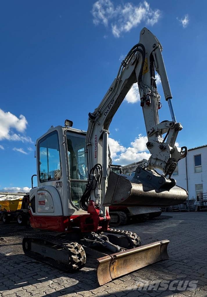 Takeuchi TB 225 Mini excavadoras < 7t