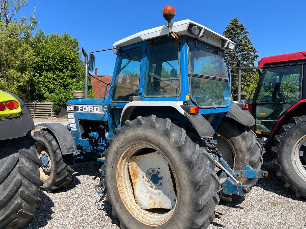Ford 8210 Force III 拖拉机/农用车