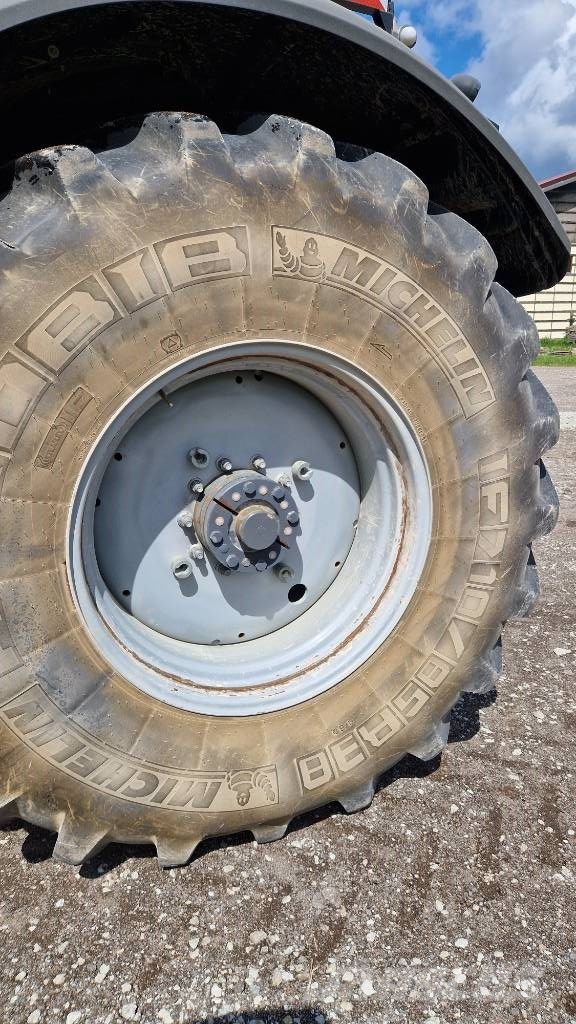 Massey Ferguson 8737 トラクター