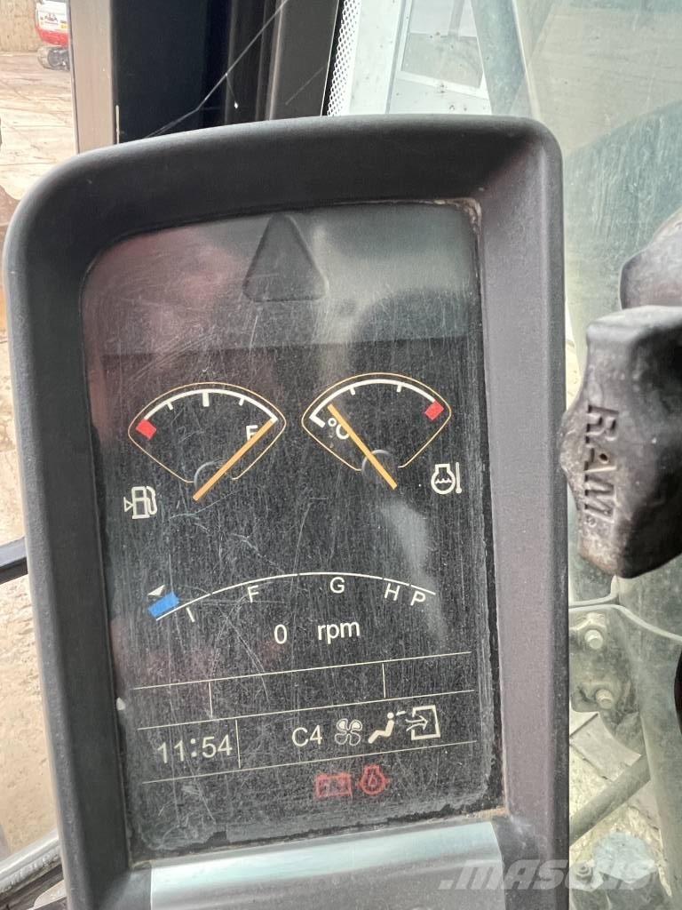Volvo EC 250 D N L optional mit Oilquick OQ7055 Raupenbagger