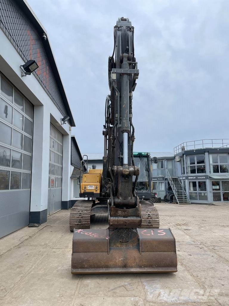 Volvo EC 250 D N L optional mit Oilquick OQ7055 Raupenbagger