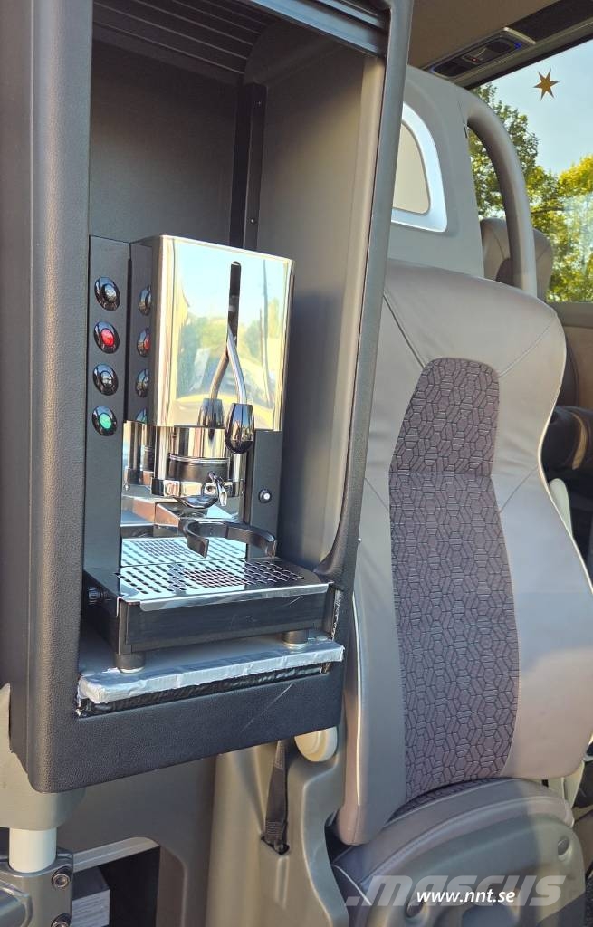 Volvo 9900 المركبة