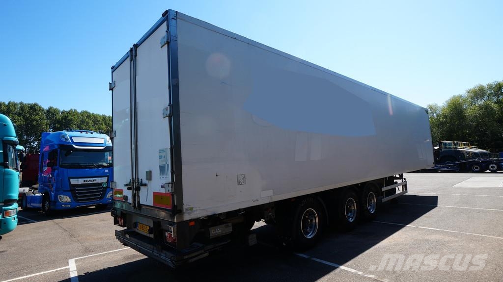  H.T.F. 3 Axle frigo trailer Carrier Vector 1850 Chladírenské návěsy