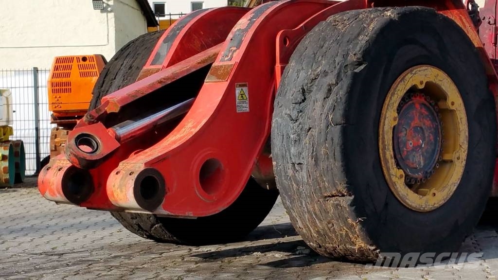 Sandvik LH208 Podzemni utovarivači