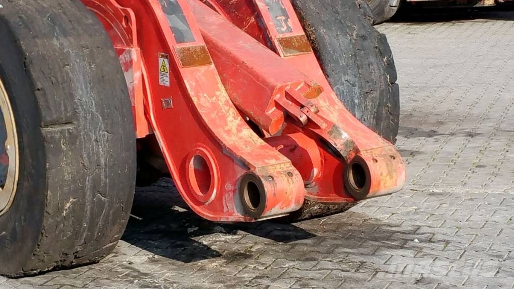 Sandvik LH208 Podzemni utovarivači