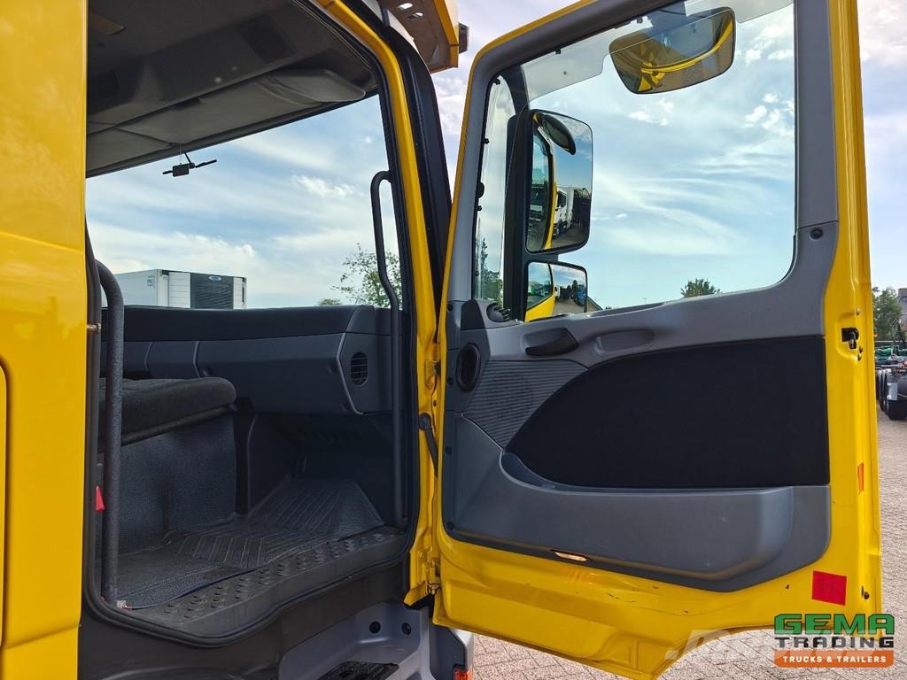 Mercedes-Benz Actros 1841 4x2 Sleeper Cab Euro5 - Kässbohrer Met Autotransporter