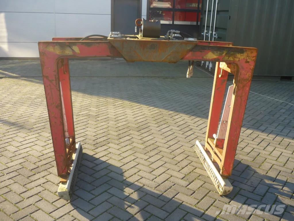 DAF Kipper/kraan Sand Grabs and Pallethooks and Tyres خطاطيف